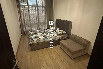 80 ლარი ღამე, ბინა დღიურად