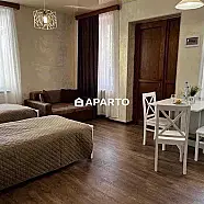 80 ლარი ღამე, ბინა დღიურად