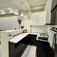 220 ლარი ღამე, ბინა დღიურად
