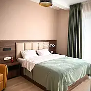 200 ლარი ღამე, ბინა დღიურად