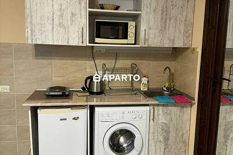 120 ლარი ღამე, ბინა დღიურად