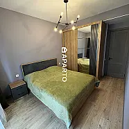 100 ლარი ღამე, ბინა დღიურად