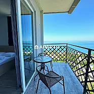 54 ლარი ღამე, ბინა დღიურად