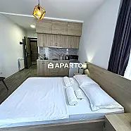 54 ლარი ღამე, ბინა დღიურად