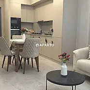 100 ლარი ღამე, ბინა დღიურად