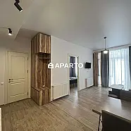 80 ლარი ღამე, ბინა დღიურად