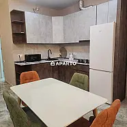 180 ლარი ღამე, ბინა დღიურად