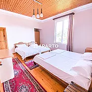 40 ლარი ღამე, ბინა დღიურად