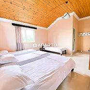 40 ლარი ღამე, ბინა დღიურად