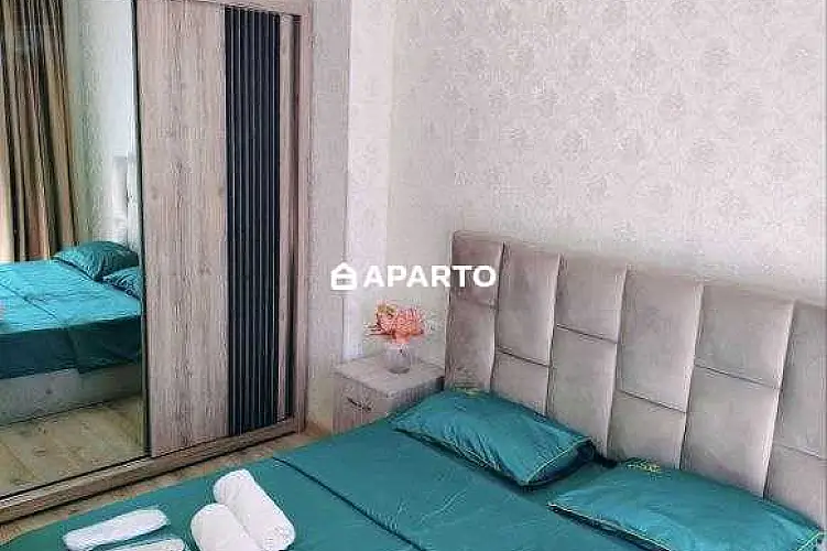 80 ლარი ღამე, ბინა დღიურად