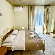 60 ლარი ღამე, ბინა დღიურად