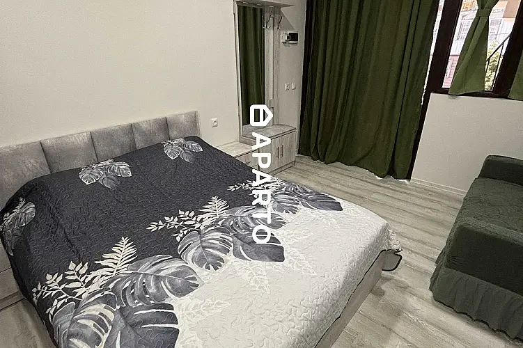 100 ლარი ღამე, ბინა დღიურად