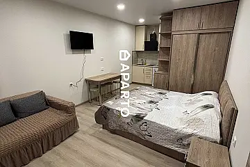 100 ლარი ღამე, ბინა დღიურად