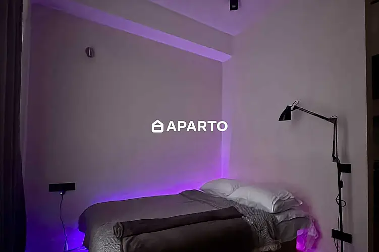 100 ლარი ღამე, ბინა დღიურად