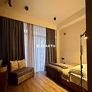 100 ლარი ღამე, ბინა დღიურად