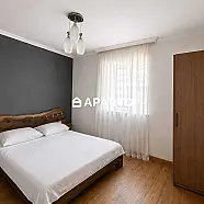 200 ლარი ღამე, ბინა დღიურად
