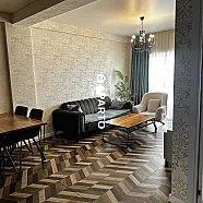 80 ლარი ღამე, ბინა დღიურად