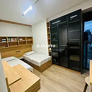 220 ლარი ღამე, ბინა დღიურად