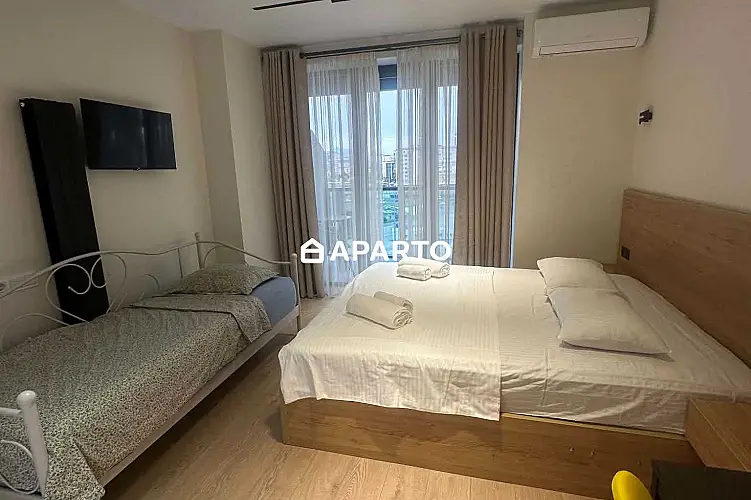 130 ლარი ღამე, ბინა დღიურად