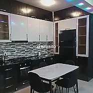 80 ლარი ღამე, ბინა დღიურად