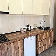 80 ლარი ღამე, ბინა დღიურად