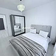 100 ლარი ღამე, ბინა დღიურად
