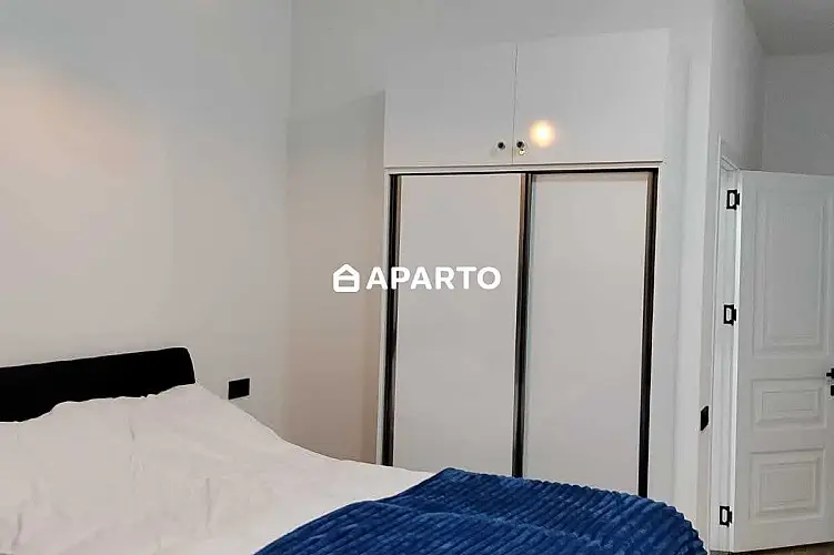 90 ლარი ღამე, ბინა დღიურად