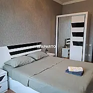 98 ლარი ღამე, ბინა დღიურად