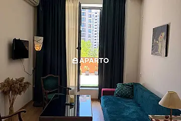 80 ლარი ღამე, ბინა დღიურად