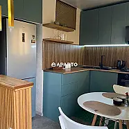 100 ლარი ღამე, ბინა დღიურად