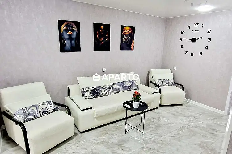 150 ლარი ღამე, ბინა დღიურად