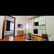 120 ლარი ღამე, ბინა დღიურად