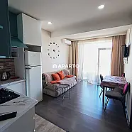 30 ლარი ღამე, ბინა დღიურად