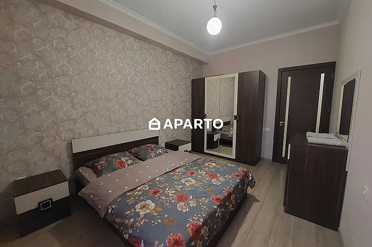 120 ლარი ღამე, ბინა დღიურად