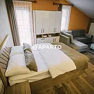 40 ლარი ღამე, ბინა დღიურად