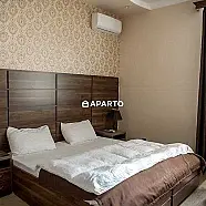 100 ლარი ღამე, ბინა დღიურად