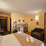 65 ლარი ღამე, ბინა დღიურად