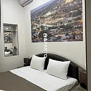 90 ლარი ღამე, ბინა დღიურად
