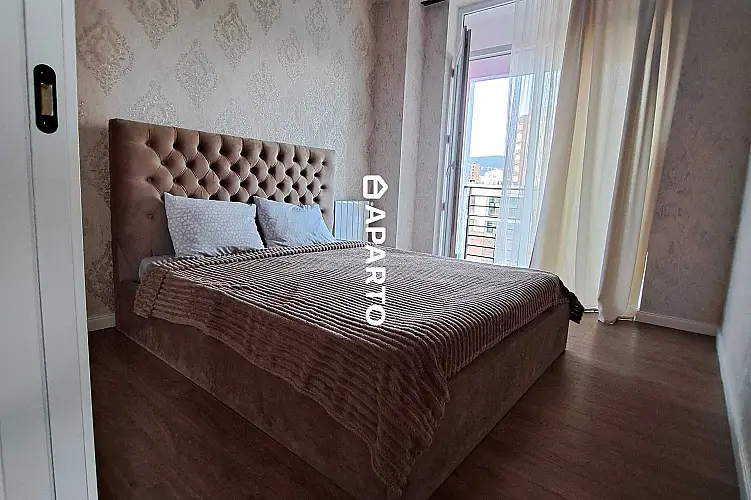 70 ლარი ღამე, ბინა დღიურად