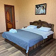 100 ლარი ღამე, ბინა დღიურად