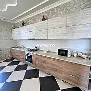 100 ლარი ღამე, ბინა დღიურად