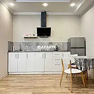 100 ლარი ღამე, ბინა დღიურად