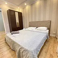 100 ლარი ღამე, ბინა დღიურად