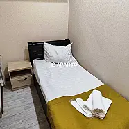 100 ლარი ღამე, ბინა დღიურად