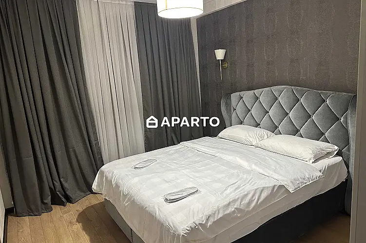 80 ლარი ღამე, ბინა დღიურად