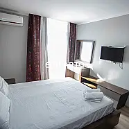50 ლარი ღამე, ბინა დღიურად