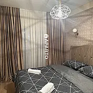 80 ლარი ღამე, ბინა დღიურად