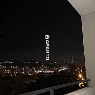 80 ლარი ღამე, ბინა დღიურად