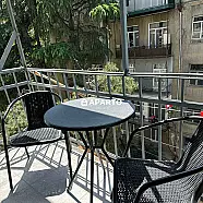 100 ლარი ღამე, ბინა დღიურად